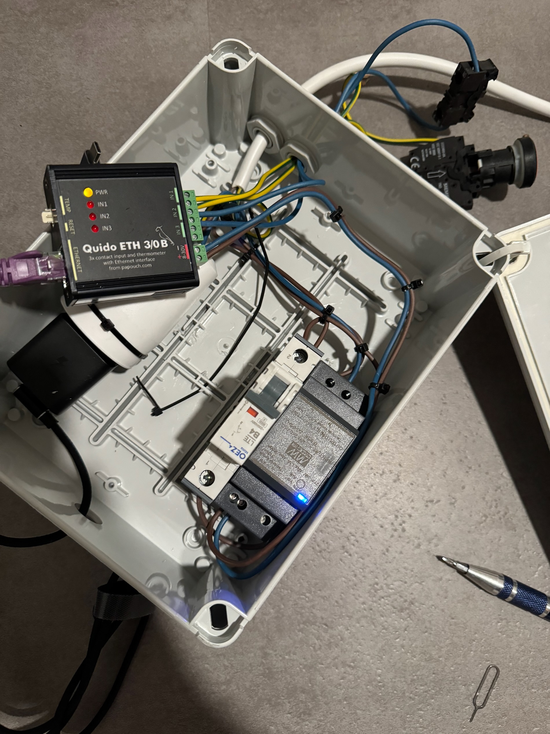 IoT dashboard s real-time daty ze senzorů
